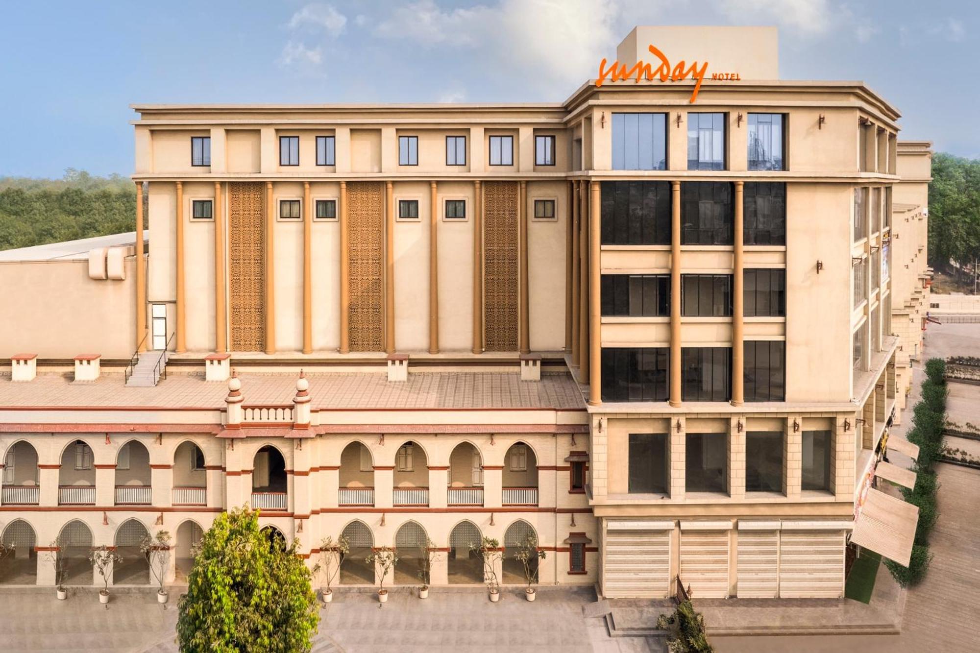 Sunday Hotel Βαντοντάρα Εξωτερικό φωτογραφία