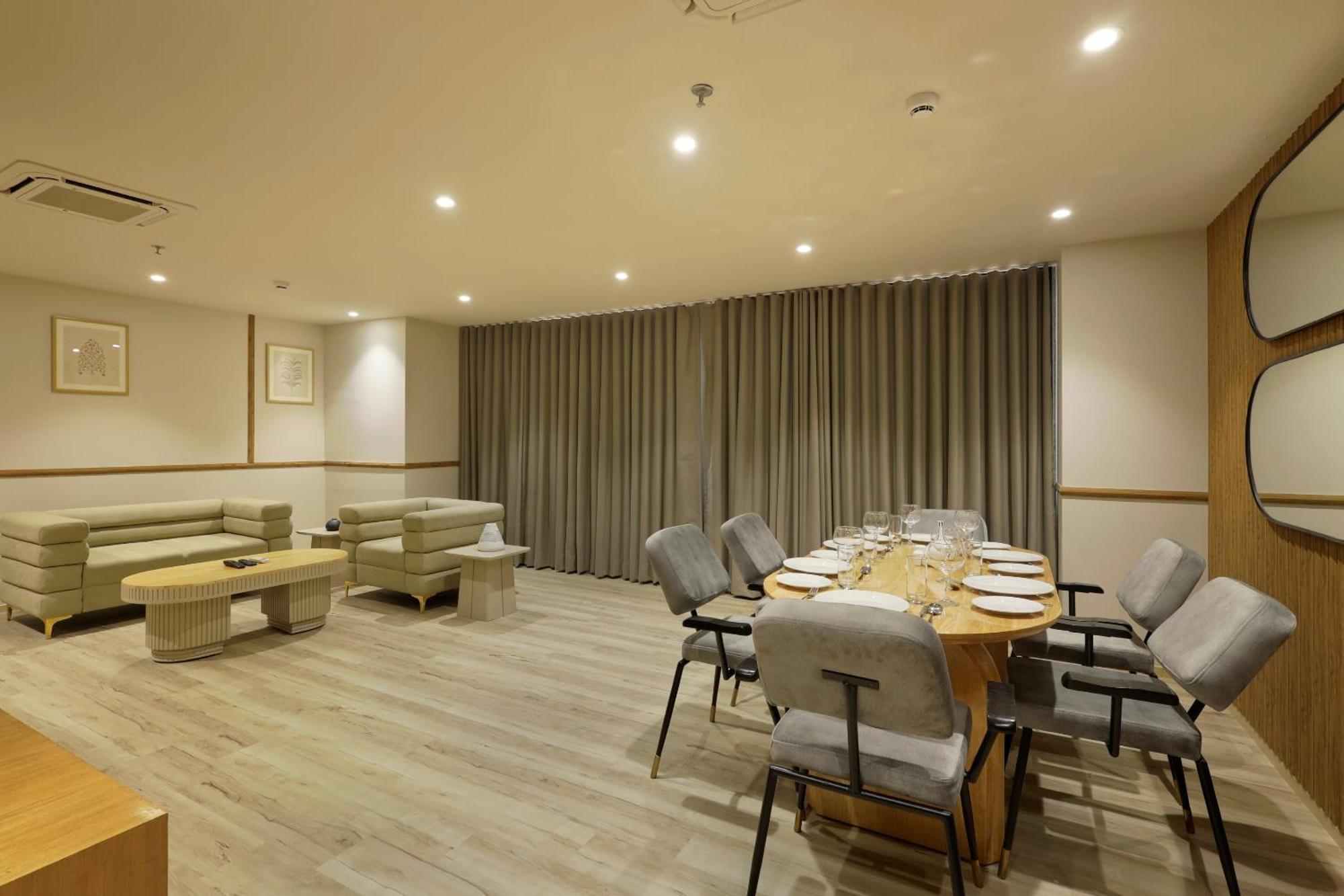Sunday Hotel Βαντοντάρα Εξωτερικό φωτογραφία