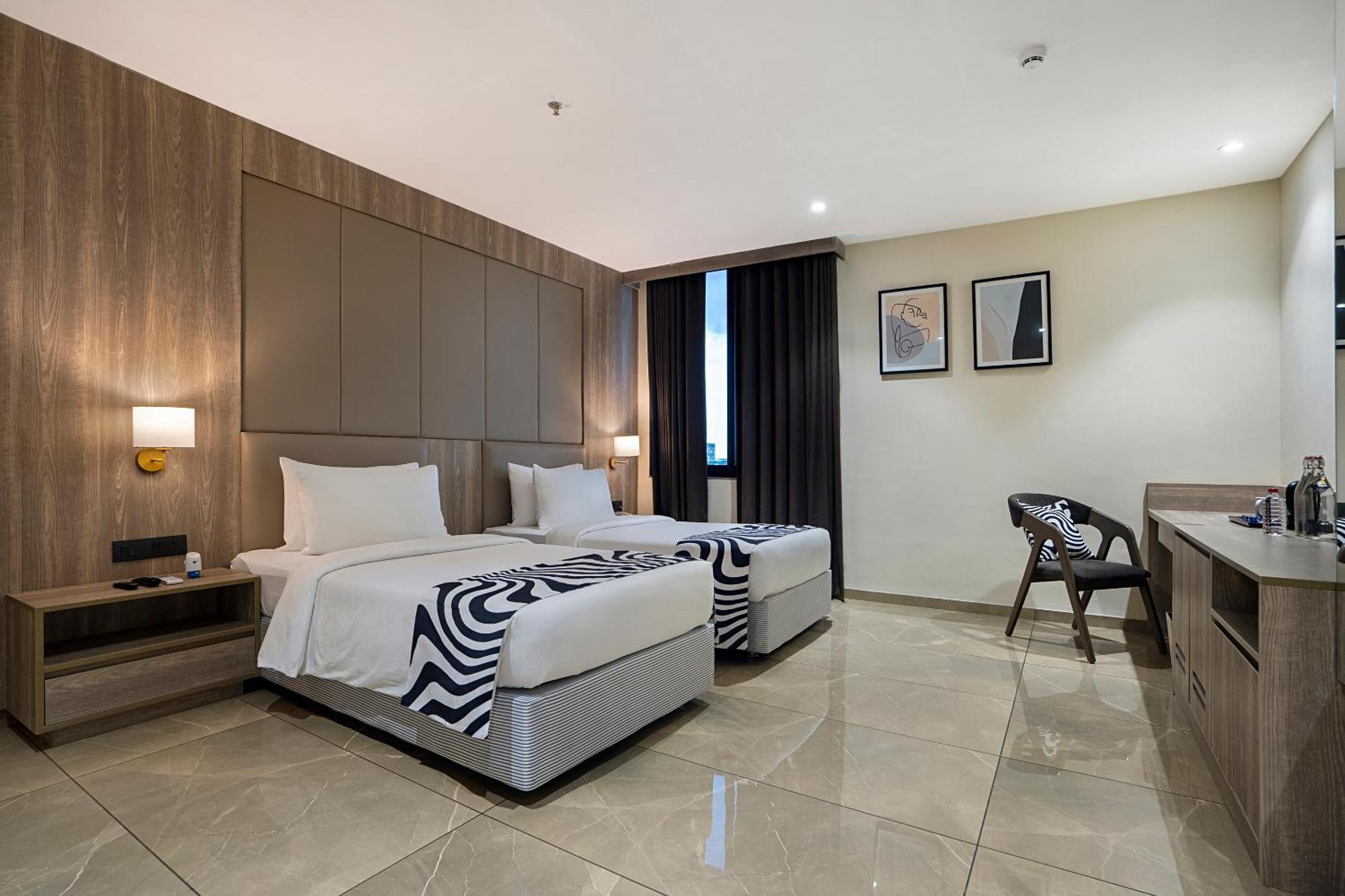 Sunday Hotel Βαντοντάρα Εξωτερικό φωτογραφία
