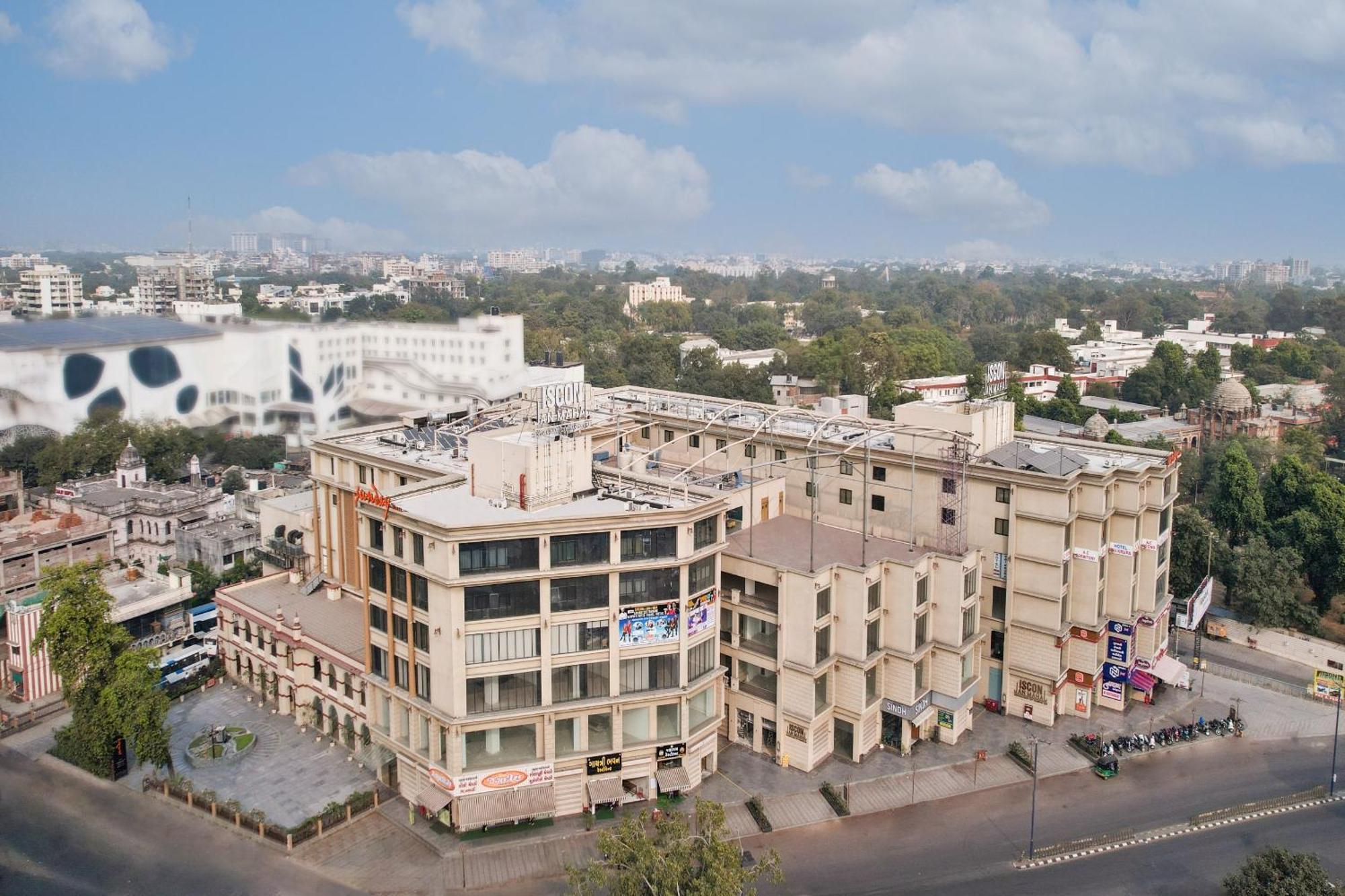 Sunday Hotel Βαντοντάρα Εξωτερικό φωτογραφία