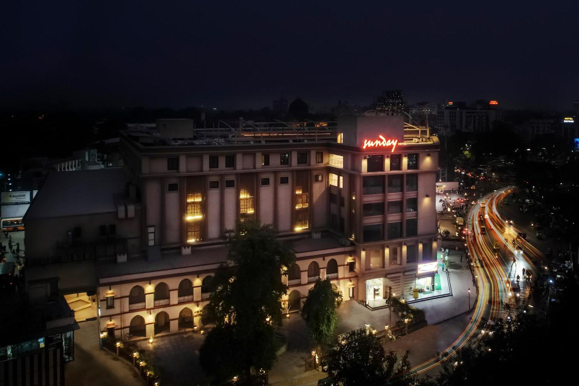 Sunday Hotel Βαντοντάρα Εξωτερικό φωτογραφία