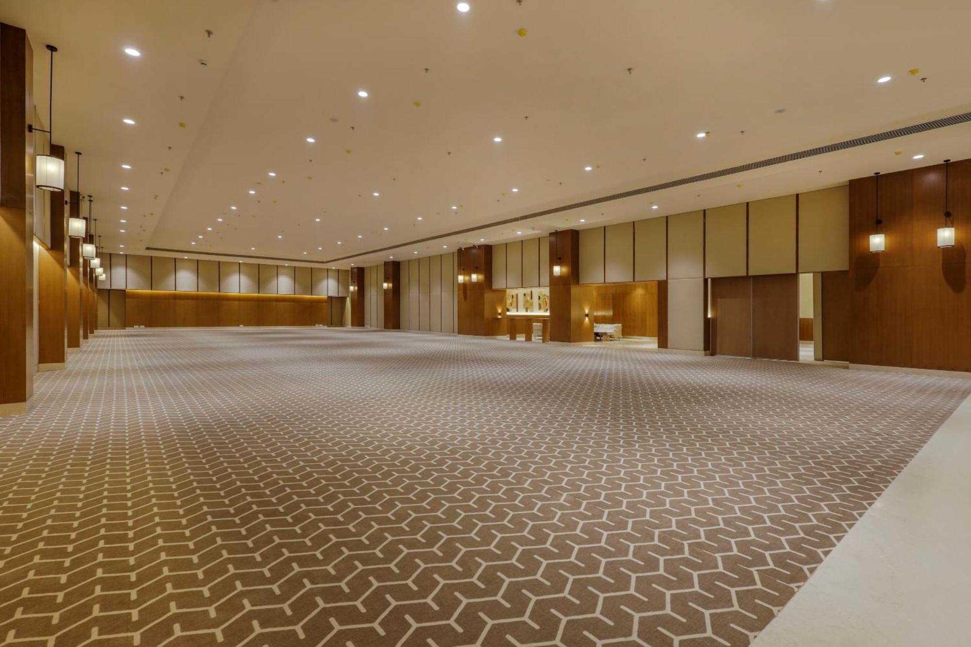 Sunday Hotel Βαντοντάρα Εξωτερικό φωτογραφία